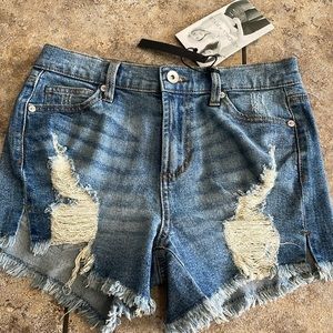 Kendal + Kyle Icon Denim Shorts 3/26 NWT